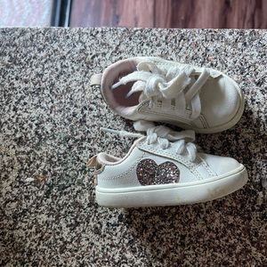 Carter’s Baby Girls shoes size 4 t